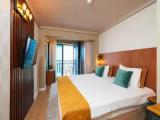Superior room with partial sea view