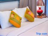 2 Bedrooms Sextuple Villa