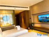 Standard room with courtyard view