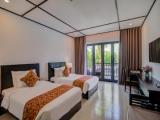 Junior Suite with pool view