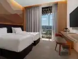 Deluxe Quadruple Family room with lake view