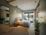 Pool Suite with balcony