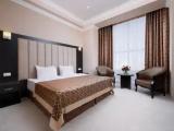 Mask Double Junior Suite