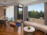 Penthouse Double Suite with balcony and with partial ocean view