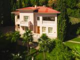 5 Bedrooms Cottage