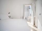 1 Bedroom Apartment with courtyard view