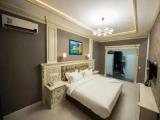 Grand Double Suite with city view