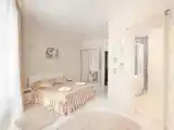 Suite with city view