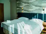 Suite with city view