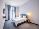 Standard Double room with street view