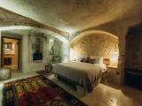 Deluxe Cave 103 Double Suite