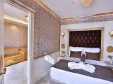 Family Double room with balcony and with partial sea view