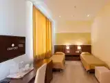 2 Bedrooms Triple Suite