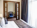 Suite with balcony and with city view