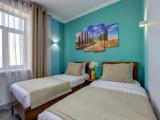 Sunny Twin room