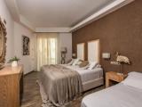 Classic Triple room with balcony