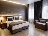 Standard Triple room with courtyard view