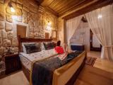 Balloon View with Fireplace and Jacuzzi room