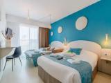 Comfort Family room with balcony and with city view