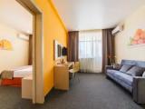 2 Bedrooms Standard Family room with balcony