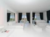 Deluxe room with land view
