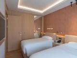 2 rooms Gloria Garden Building Villa with balcony