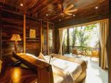 Ocean Breeze Double Bungalow with garden view