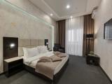 2 rooms Double Suite with courtyard view