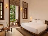 Tropical Studio with garden view