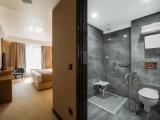 Deluxe Accessible Double Suite with city view