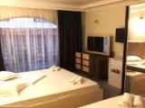 Comfort Triple room with balcony and with city view