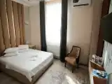 Suite with courtyard view