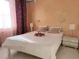 3 Bedrooms With Living Room Sextuple Apartment with kitchen with balcony