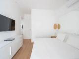 2 Bedrooms Apartment with balcony and with garden view