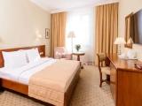 Comfort room with city view