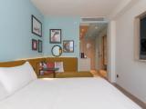 Double room with balcony and with city view