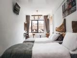 Standard Triple room with view