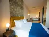 Dry Bridge Suite with balcony and with city view