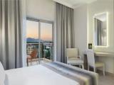 Standard room with land view