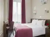 Standard Twin room with courtyard view