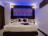 Deluxe room with balcony and with city view