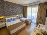 Standard Triple room with balcony