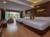 Sapphire Family room with balcony and with city view