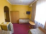 Standard Triple room with city view