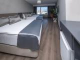 Economy Quadruple Family room with city view