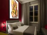 Queen Deluxe Double room