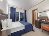 Family Quadruple Club room