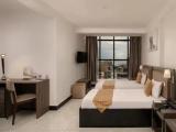 Sextuple Family Suite