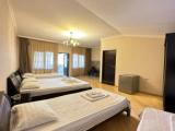 Standard Quintuple Family room