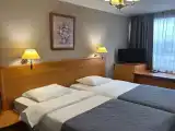 Standard Twin room with street view